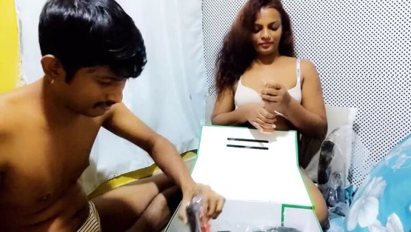 Nilmini Sheron and Don Fashion Diary Sex Toy Review – Sri Lankan Couple Homemade - veryfreeporn.com - India - Sri Lanka on freevids.org