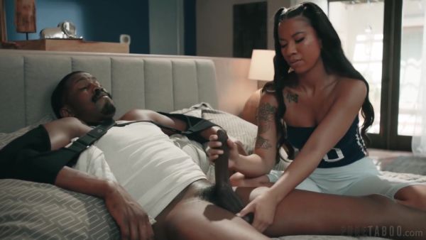 Ameena Green Stepdaughter Helping Hand - Green Eyes - videomanysex.com on freevids.org