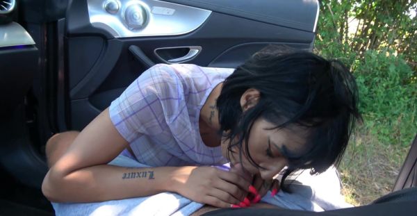 Amateur Candy takes a wild ride in the outdoors - alphaporno.com on freevids.org