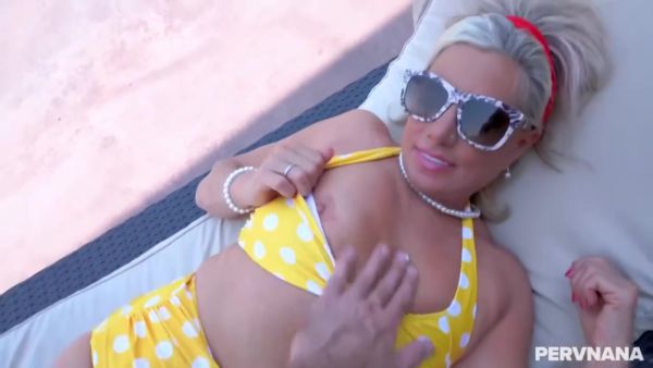 Comforting Granny - Payton Hall - videomanysex.com on freevids.org