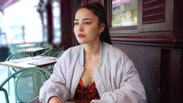 Working as a waitress, in an open relationship for 11 years - hclips.com on freevids.org