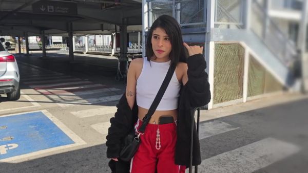 Smurfette vs. Grumpy Gnome: Madrid Airport, Porn’s KM.0! Mells - hclips.com - Colombia on freevids.org