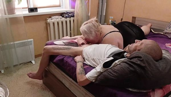 Mature Blonde MILF Gives Blowjob and Swallows Cum - Homemade HD - veryfreeporn.com on freevids.org