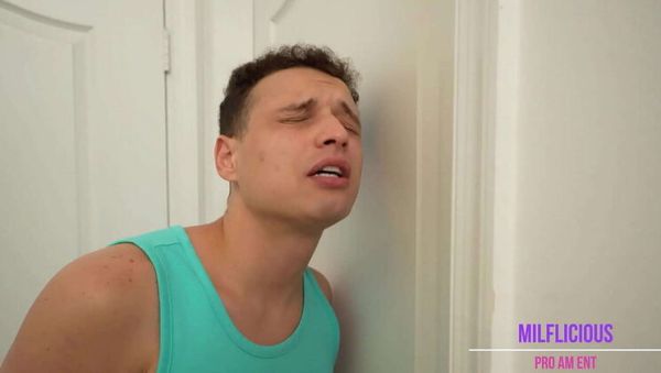 Hot Redhead Stepmom Jessica Aaren Lets Me In The Bathroom For Urgent Blowjob & Rough Doggystyle - veryfreeporn.com on freevids.org