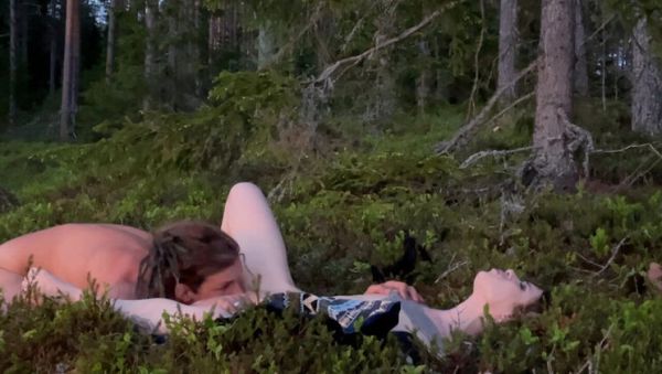 Swedish amateur couple first time in forest - Sessa Skye gets fucked doggystyle 4K - xxxfiles.com - Sweden on freevids.org