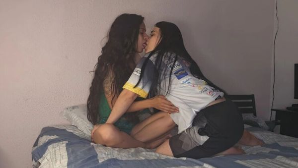 Homemade Lesbian Wife Caught by Husband - Jennyferpimenta Teen Latina Brunette 3some - veryfreeporn.com - Brazil on freevids.org