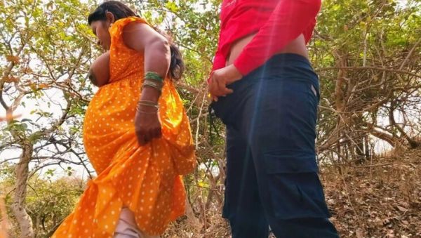 Permi Pooja Outdoor Bathroom Sex - Desi Bhabhi Doggy Style in Jungle Morning - xxxfiles.com on freevids.org