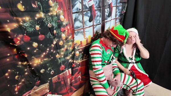 Naughty Elf Blowjob: Day 1 Christmas Role Play with BBW British Amateur - xxxfiles.com - Britain on freevids.org