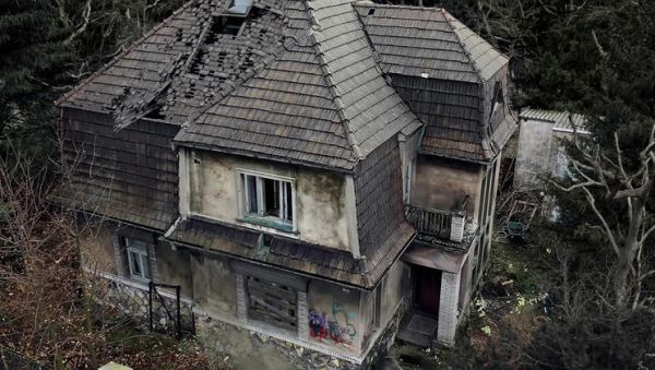 Family Dinner Turns Kinky - Anna de Ville & Brittany Bardot Hardcore Threesome - porntry.com on freevids.org