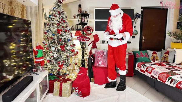 Italian Stepmom in Lingerie Gets Excited with Viagra for Santa - Blowjob & Doggystyle Christmas Roleplay - veryfreeporn.com - Italy on freevids.org