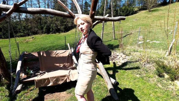 Blonde Mature Outdoor Golden Shower - Big Booty Wanilianna Squirts in HD - porntry.com - Britain on freevids.org