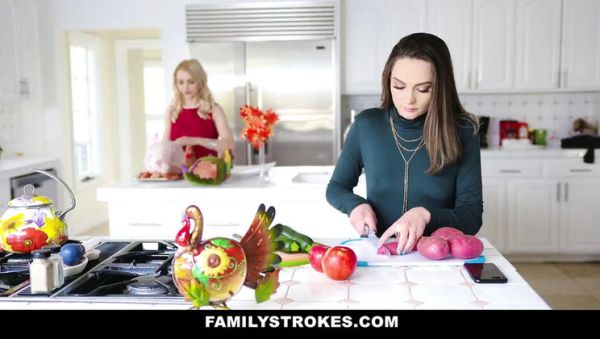 Alix Lynx Thanksgiving Orgy - MILF Step Fantasy with Cum in Mouth - xxxfiles.com - Britain on freevids.org