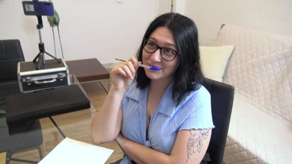 Troleando al candidato...Soy la Secretaria y tengo que tomar - hclips.com on freevids.org