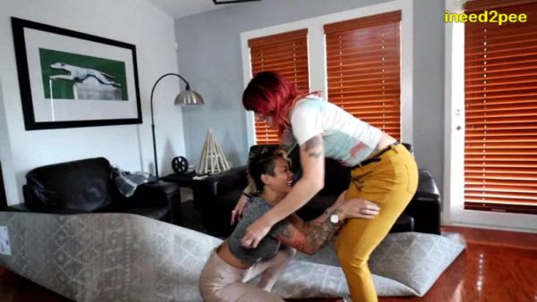 INEED2PEE Loosey vs Mya but they both pee their tight pants! - Ineed2pee Ineedamommy - hclips.com on freevids.org