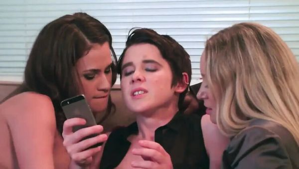 Lesbian Threesome Double Pussy Fingering with Aiden Starr, Lily Cade, Vanessa Veracruz - veryfreeporn.com - Britain on freevids.org