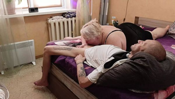 Mature MILF Mother-in-Law Deep Throat Blowjob & Swallows Cum - xxxfiles.com on freevids.org