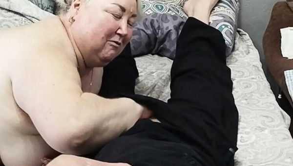 MILF stepmom deep throat blowjob and cumshot swallowed in homemade HD video - veryfreeporn.com - Russia on freevids.org