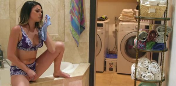 Teen having 3some with lesbian stepmoms - inxxx.com on freevids.org