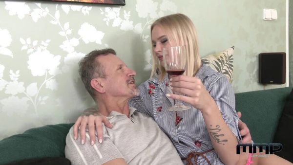 Sexy Pizza Delivery Girl Fucks Customer At Home - Blonde Czech Babe Gangbang Creampie - xxxfiles.com - Britain - Czech Republic on freevids.org