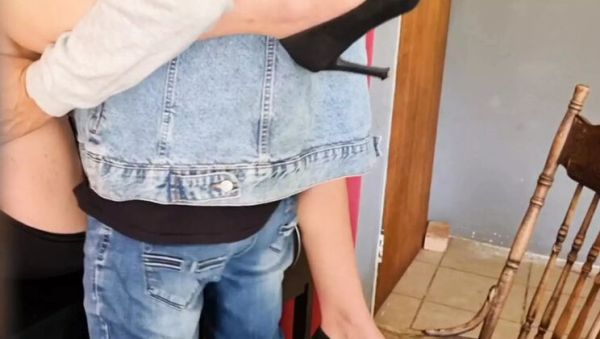 Amateur Secretary Cheats On Lunch Break - Blonde MILF Fingered By Boss - porntry.com - India on freevids.org