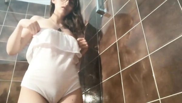 Amateur Hairy Ebony Soaked in Golden Shower Piss on Stockings - xxxfiles.com - Britain on freevids.org
