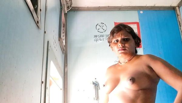 Indian Bhabhi Threesome Desi Sex - Homemade Anal with Teen Big Ass - veryfreeporn.com - India - Indonesia on freevids.org