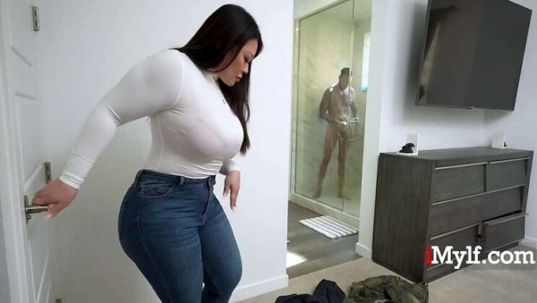 Asian MILF Tokyo Leigh Finds Homeless Man With Big Dick, Washes Him Then Fucks Hard - xxxfiles.com on freevids.org