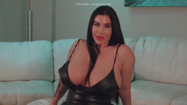 Masturbates In Her Latex Dress - videomanysex.com on freevids.org