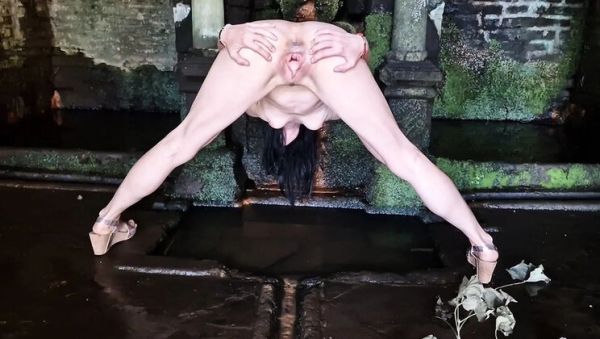 Nicky Brill Outdoor Gaping Pussy and Pissing Close Up - Amateur MILF Solo - porntry.com on freevids.org