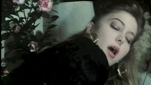 80s 90s Diva Orgy - Vintage Gangbang with Anal & Blowjob - porntry.com - Italy on freevids.org
