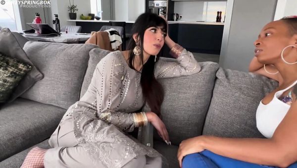 Lola Marie and Aaliyah Yasin: Muslim Wife Cheats on Husband with a Hot Black Girl - xxxfiles.com on freevids.org