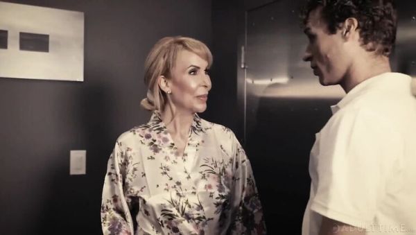 Erica Lauren Widow GILF Uses Grocery Boy as Sex Toy - xxxfiles.com on freevids.org