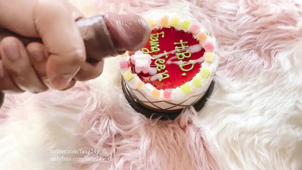 Thai Teen Surprise Birthday Sex - FangTeen Gets a Creampie POV - xxxfiles.com - Thailand on freevids.org