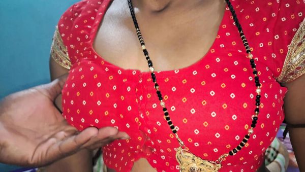 Shruti Bhabhi Hot Red Blouse Blowjob - Indian Wife Swallows Cum in Mouth - xxxfiles.com on freevids.org