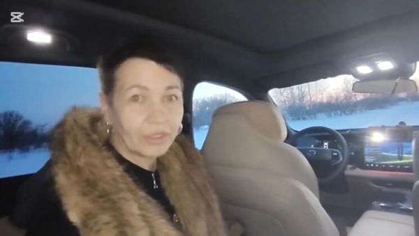 Winter Car Blowjob: Amateur Couple Sex in Snowy Drive - veryfreeporn.com - Russia on freevids.org