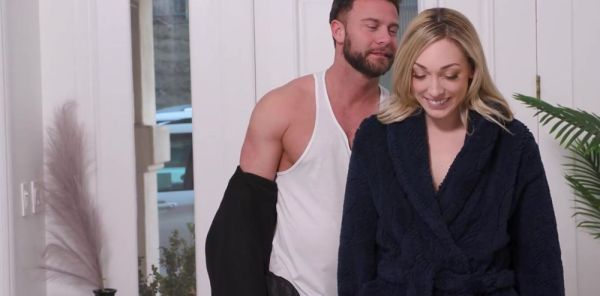 Wifey Lily LaBeau Sucks Seth Gamble - inxxx.com on freevids.org