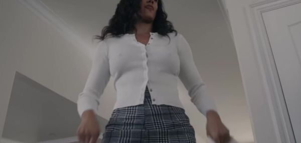 Stepmom pees her pants ifo stepsons gf - inxxx.com on freevids.org