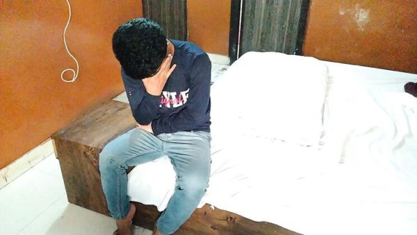 Sunlight Cream Massage: Indian Wife Cheats with Big Cock Doggy Style Fucking - porntry.com - India on freevids.org