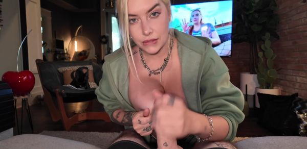 Roommate Forbidden Blowjob - Cubbi Thompson - inxxx.com on freevids.org
