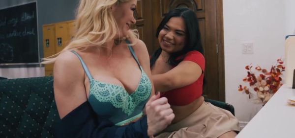 Milf Serene Siren Fucks Summer Col - inxxx.com on freevids.org