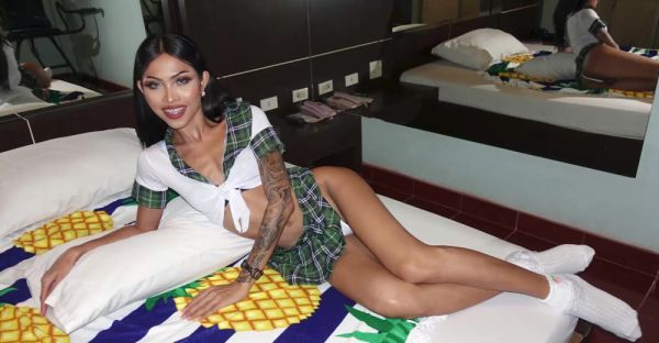 Thai college babe in a miniskirt gets an oily rubdown before giving an unforgettable BJ - alphaporno.com - Thailand on freevids.org