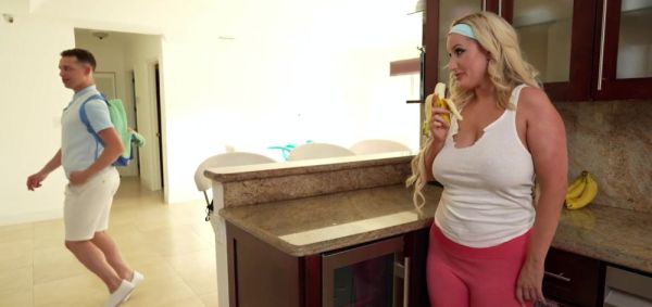 Sex Marathon with My Hot Blonde Big Booty Stepmom Tiffani Madison BLOWJOB - inxxx.com on freevids.org