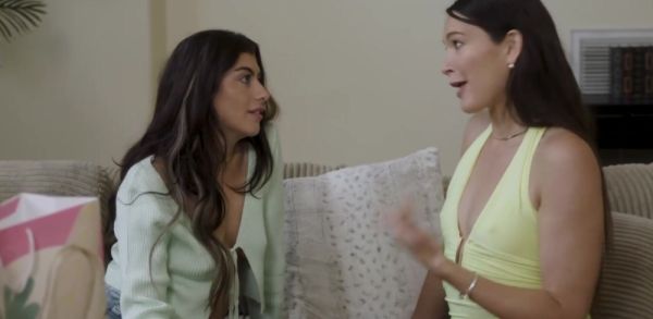 Milf fucks her husbands lesbian stepsis - inxxx.com on freevids.org