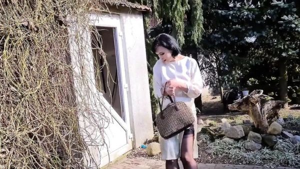 Wanilianna teases her tight pussy with a dildo in the blooming garden - xxxfiles.com - Britain on freevids.org