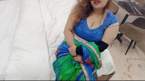 Wife Ke Nahate Time Husband Ne Chudakkad Sali Ko Pehli Bar Choda - xxxfiles.com - India on freevids.org