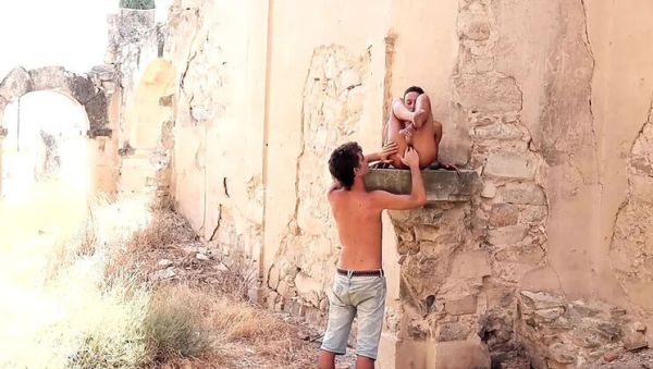 Skinny Amateur Brunette Magia Rosa Gets Her Pussy Eaten Outside Like a Statue - xxxfiles.com on freevids.org