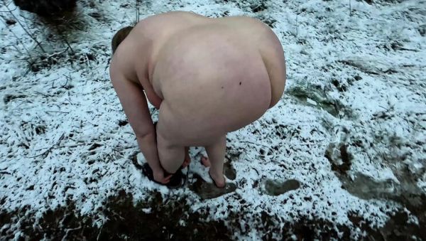 Naked Busty Girl in the Snow – Public Nudity and Humiliation - veryfreeporn.com on freevids.org