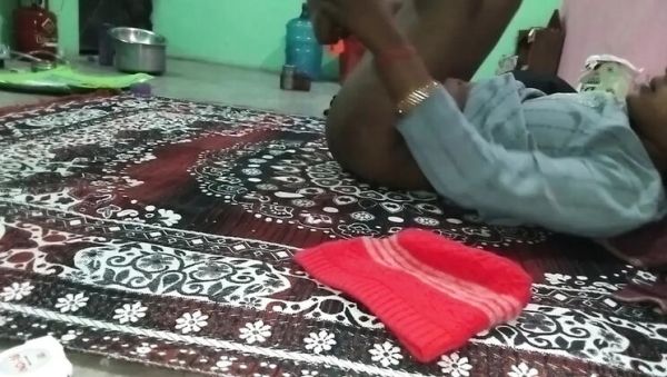 Desi Girlfriend Stepmom Fucks For Cash - Hindi Audio Bathroom Sex - veryfreeporn.com - India on freevids.org