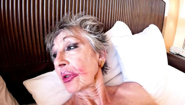 Horny Couple Fucks Hard in Airport Hotel Room - veryfreeporn.com - Britain - Usa on freevids.org