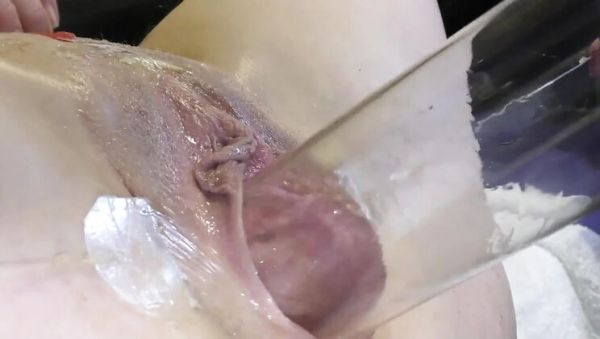 Deep Keely Spreads Wide Open: Dildo & Glass Extreme Insertion Close-Up - veryfreeporn.com on freevids.org